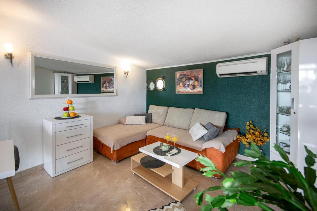 Holiday Home Nevera Makarska Buitenkant foto